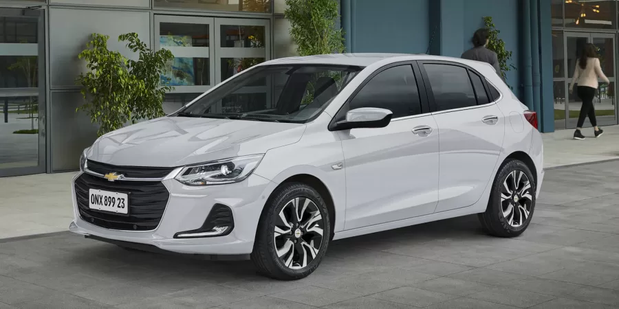 Ficha técnica do Chevrolet Onix Premier 1.0 Turbo Automático 2025: preço, consumo e desempenho do hatch com estilo GM